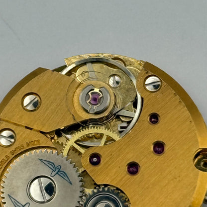 Peseux P 7046 Watch Movement Manual Wind Vintage 17 Jewels Swiss Parts 23.6mm