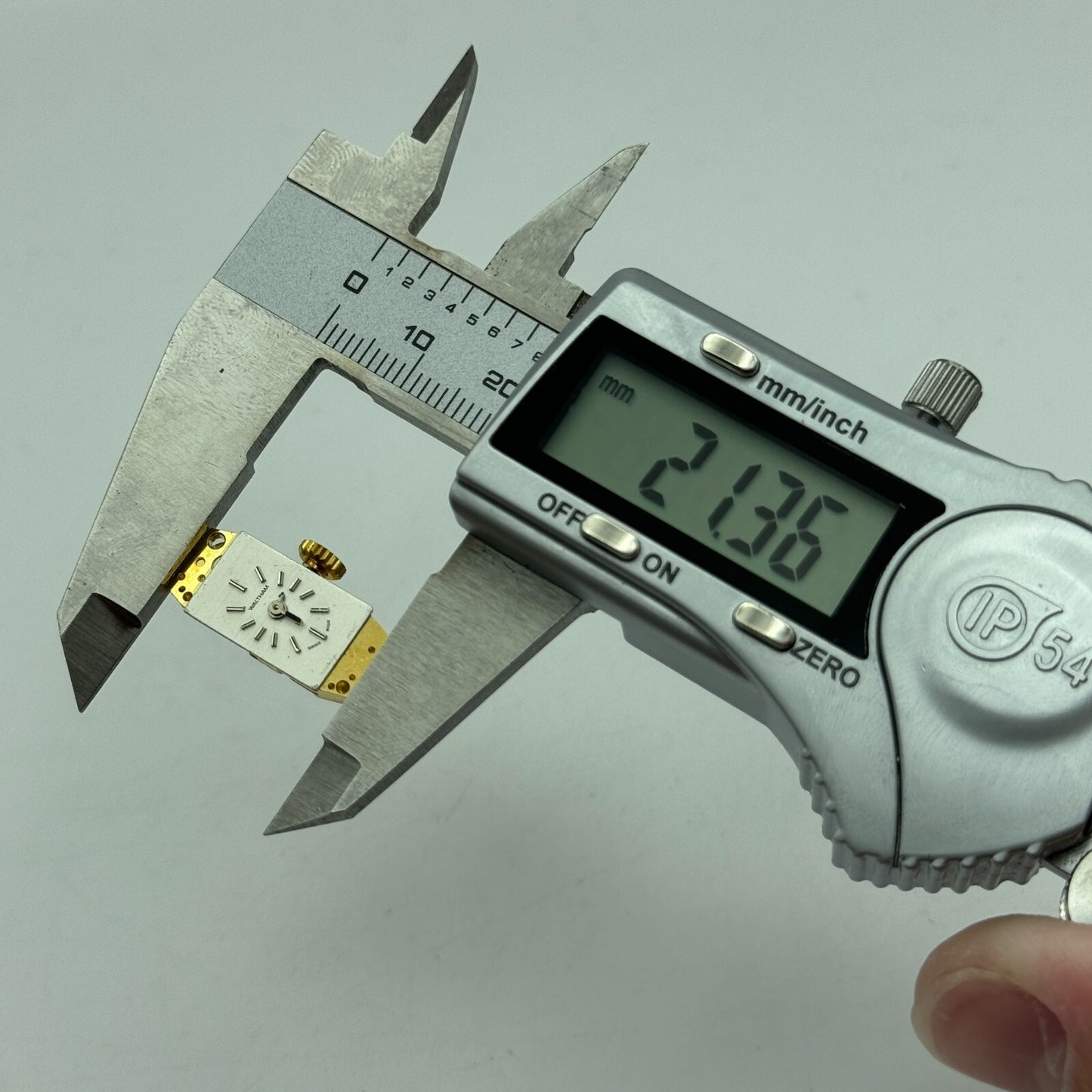 9mm Running Waltham FHF 59-21 Ladies Manual Wind Watch Movement Vintage PARTS