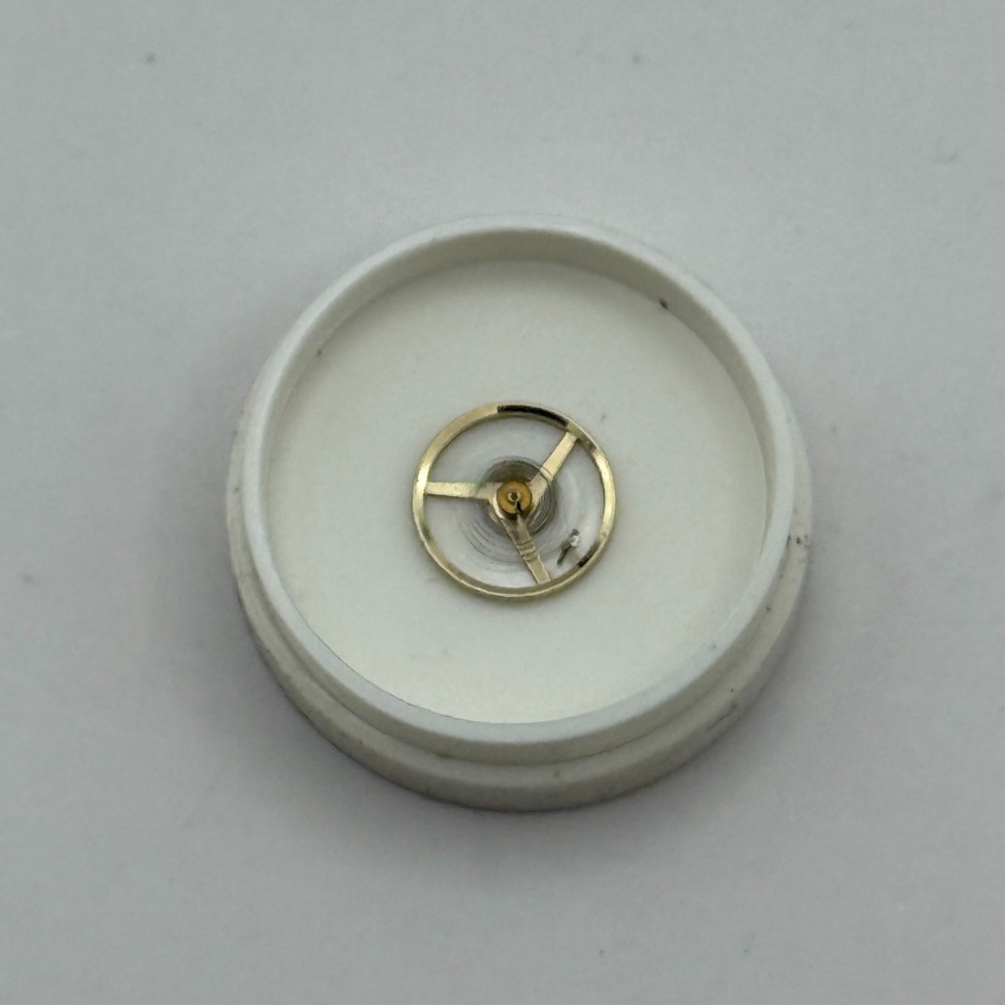 FEF 6620 Balance Wheel Complete And Spring 5½’’’ 1449 M Watch Movement Parts NOS