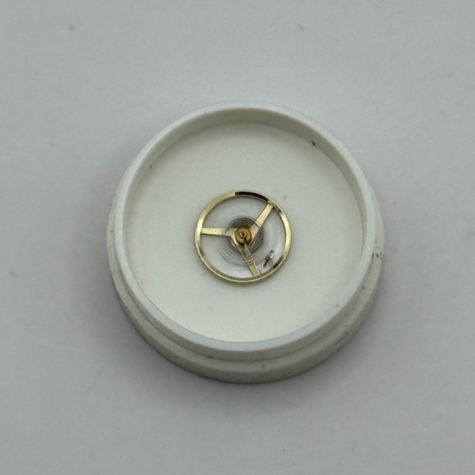 FEF 6620 Balance Wheel Complete And Spring 5½’’’ 1449 M Watch Movement Parts NOS