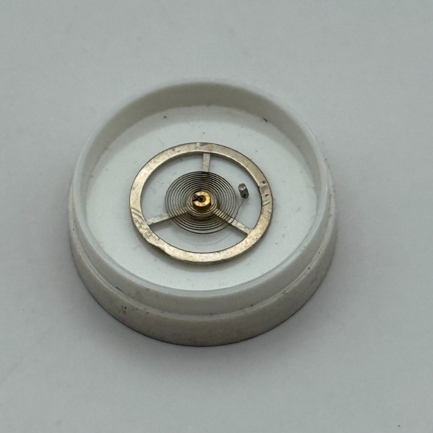 EB 1553 Balance Wheel Complete And Spring 10 1/2’’’ 466 Watch Movement Parts NOS