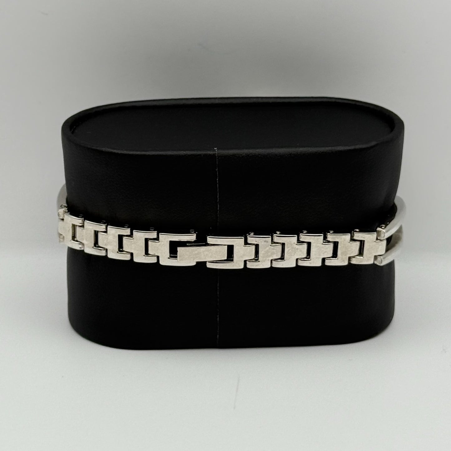 Avon Ladies Quartz Watch Black Square Dial Silver Tone Bracelet Working 19mm