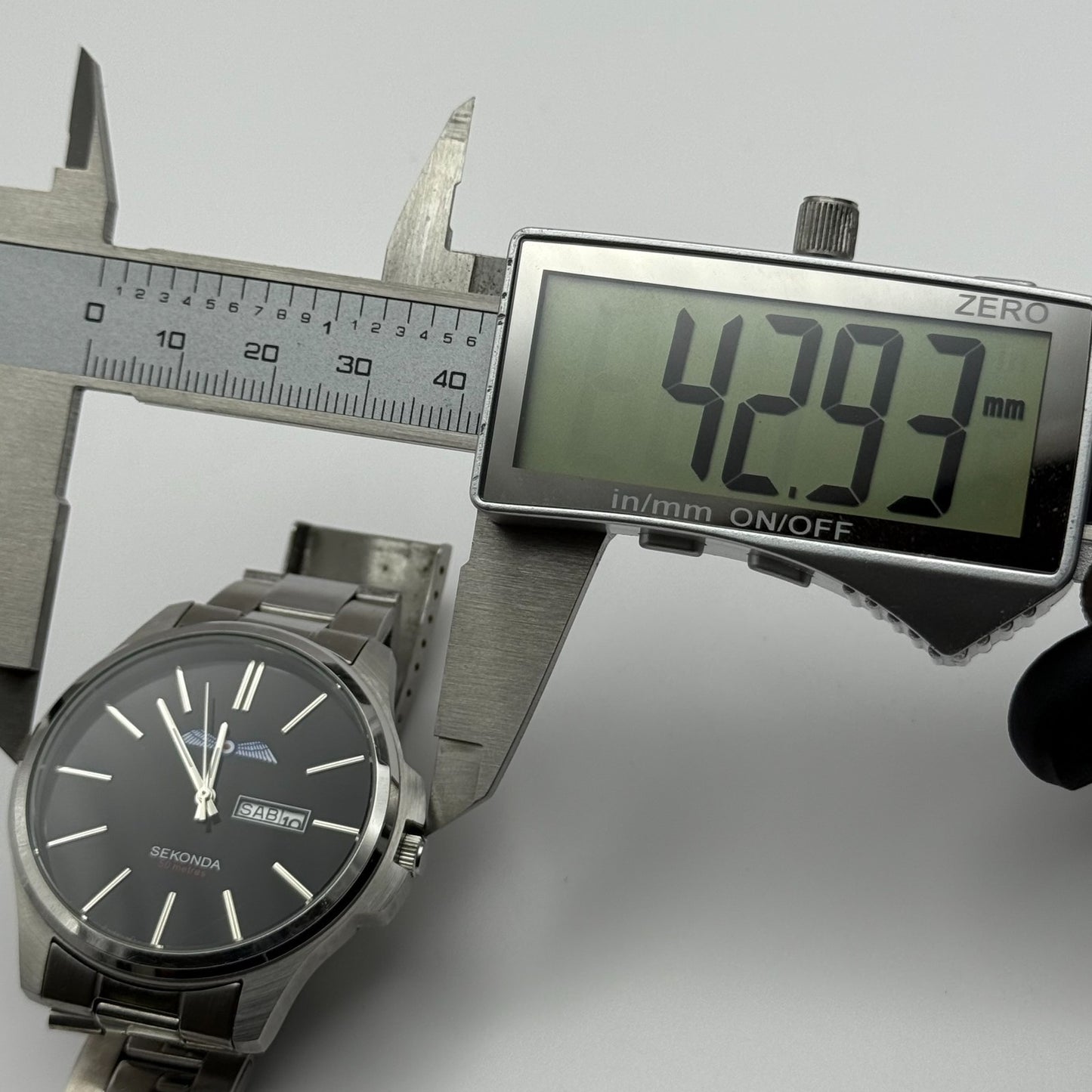 Sekonda Men's Quartz Watch Date Dial Silver Tone Bracelet 43mm PARTS REPAIR