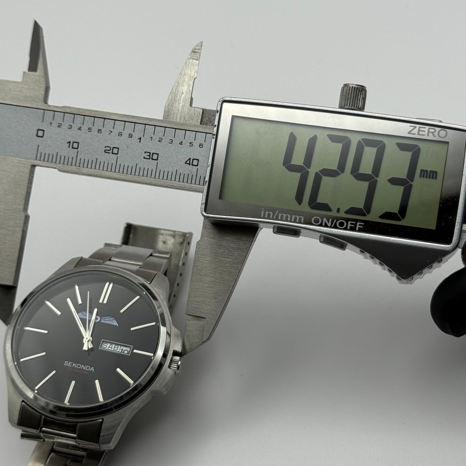 Sekonda Men's Quartz Watch Date Dial Silver Tone Bracelet 43mm PARTS REPAIR