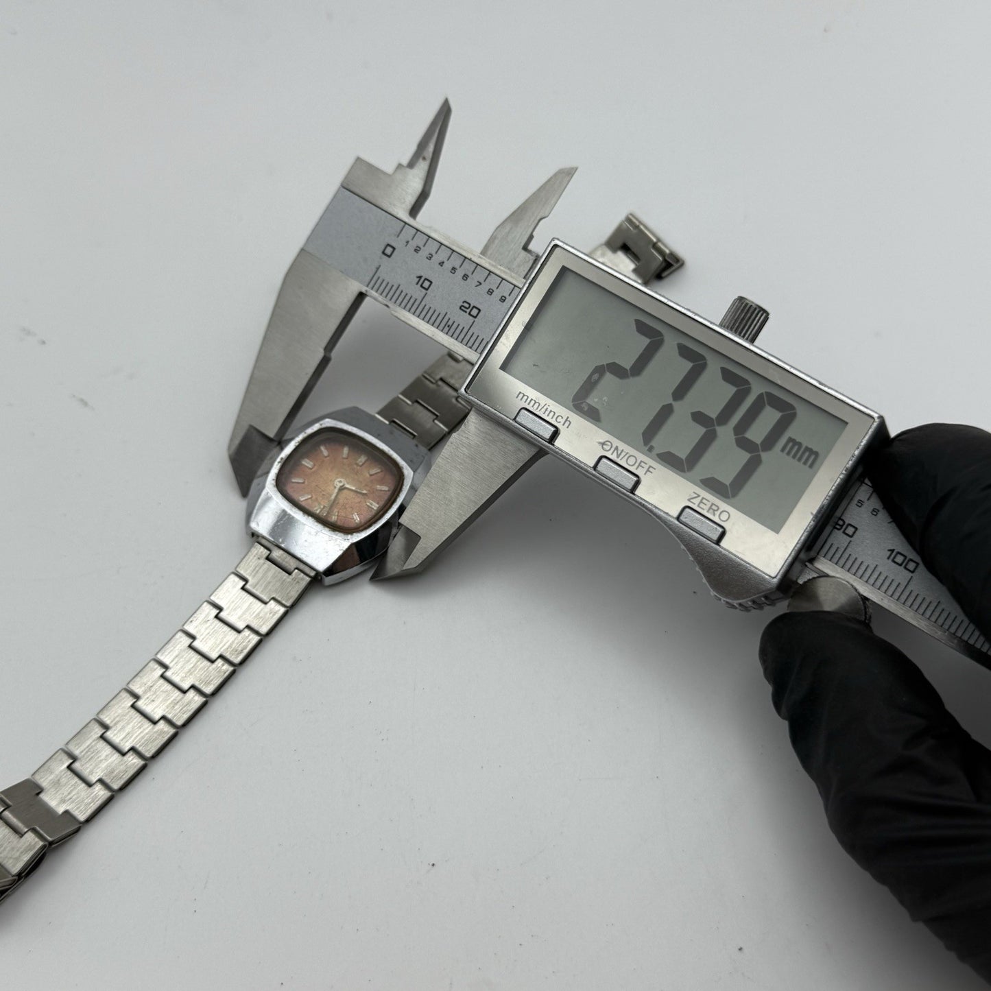 27mm Vintage Cliper 17 Rubis Incabloc Manual Wind Swiss Watch For PARTS REPAIR