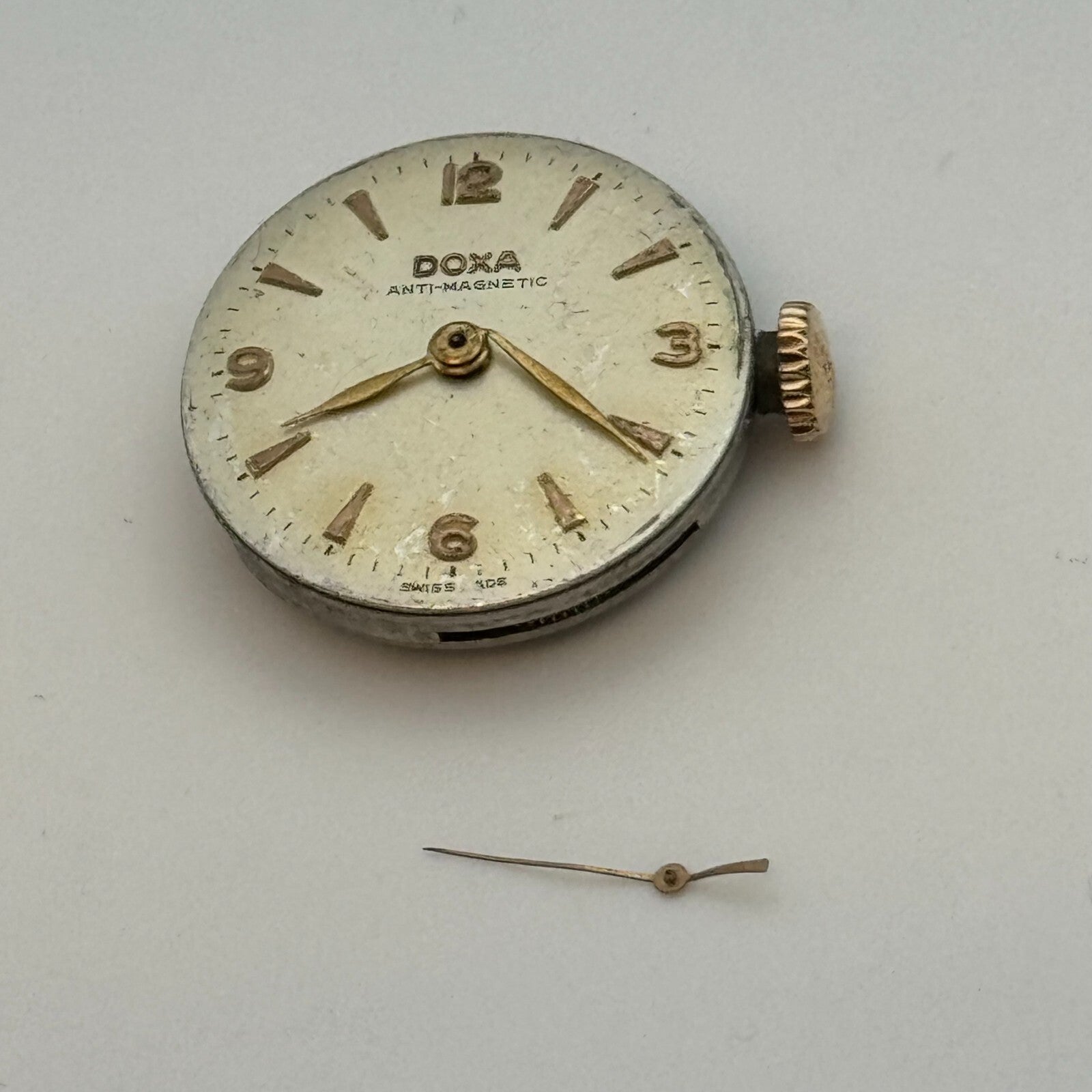 19.6mm Doxa Cal 137 8 3/4 Manual Wind Watch Movement Swiss Made Vintage PARTS
