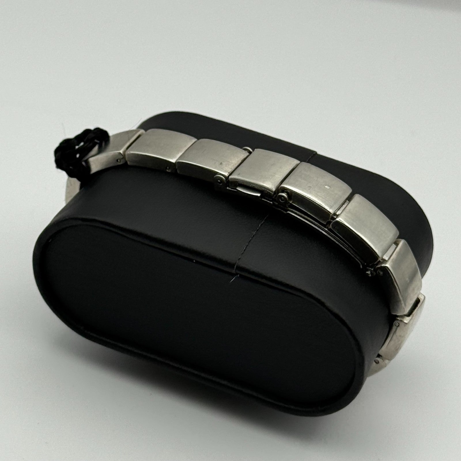 H H Ladies Quartz Watch Silver Tone Bracelet Steel Working 22mm 7 Inches