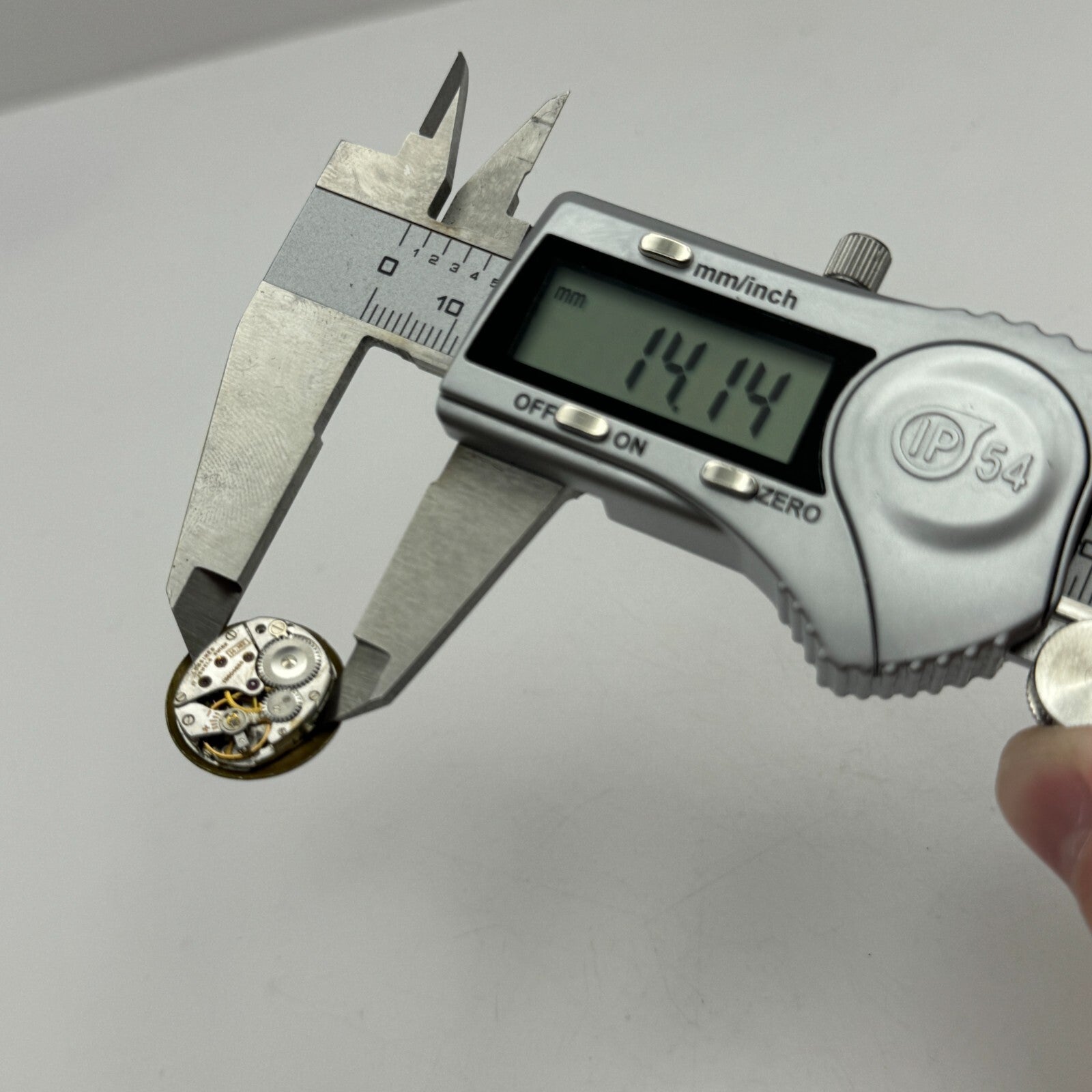 14.1mm Ladies Longines Cal 14.162 Manual Wind Watch Movement Swiss Vintage PARTS
