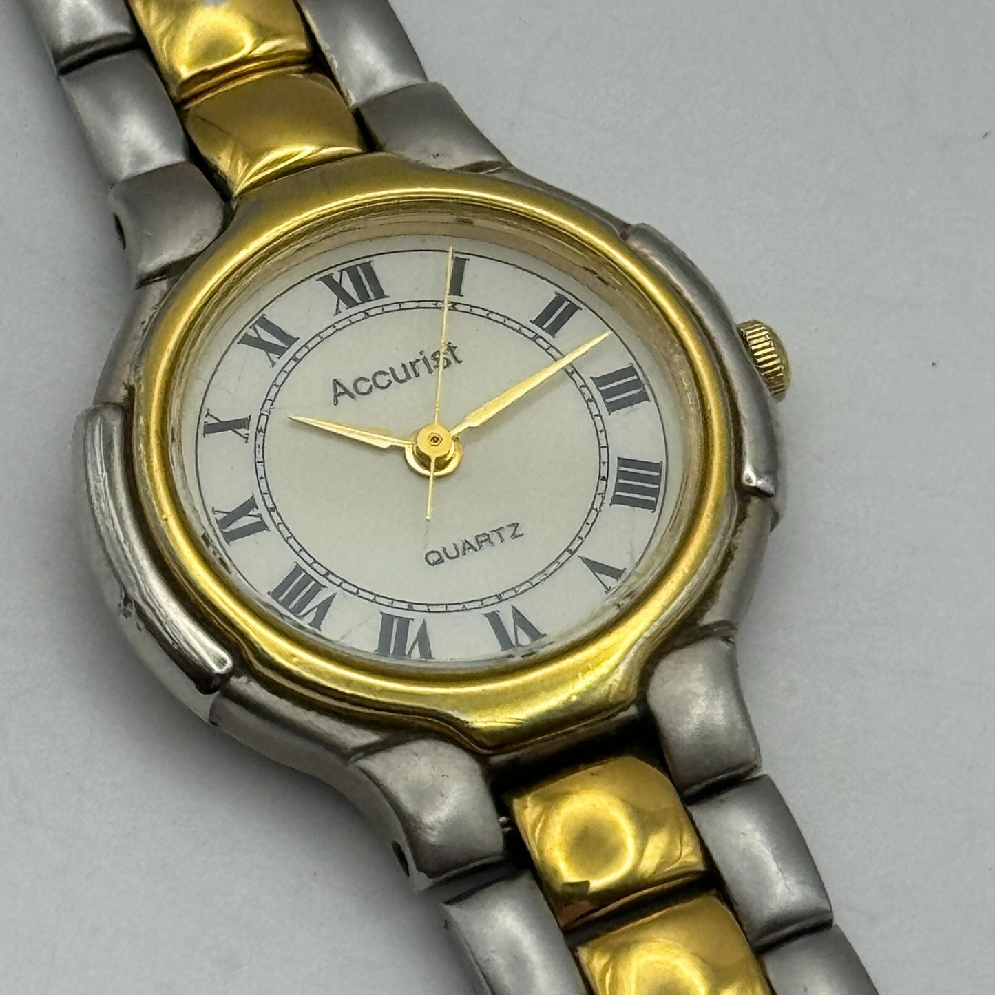 24mm Working Ladies Accurist 813000 Two Tone Vintage Quartz Watch Japan 7.3 Inch