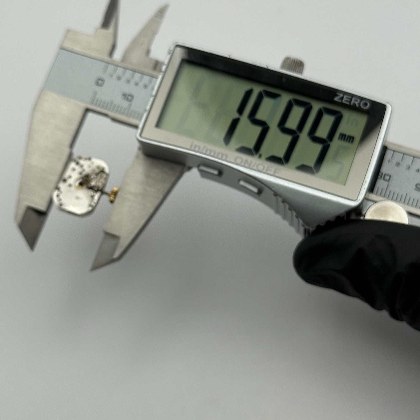 Zenith 57.8 Ladies Incomplete Watch Movement Vintage Swiss Parts Repair 11.7mm