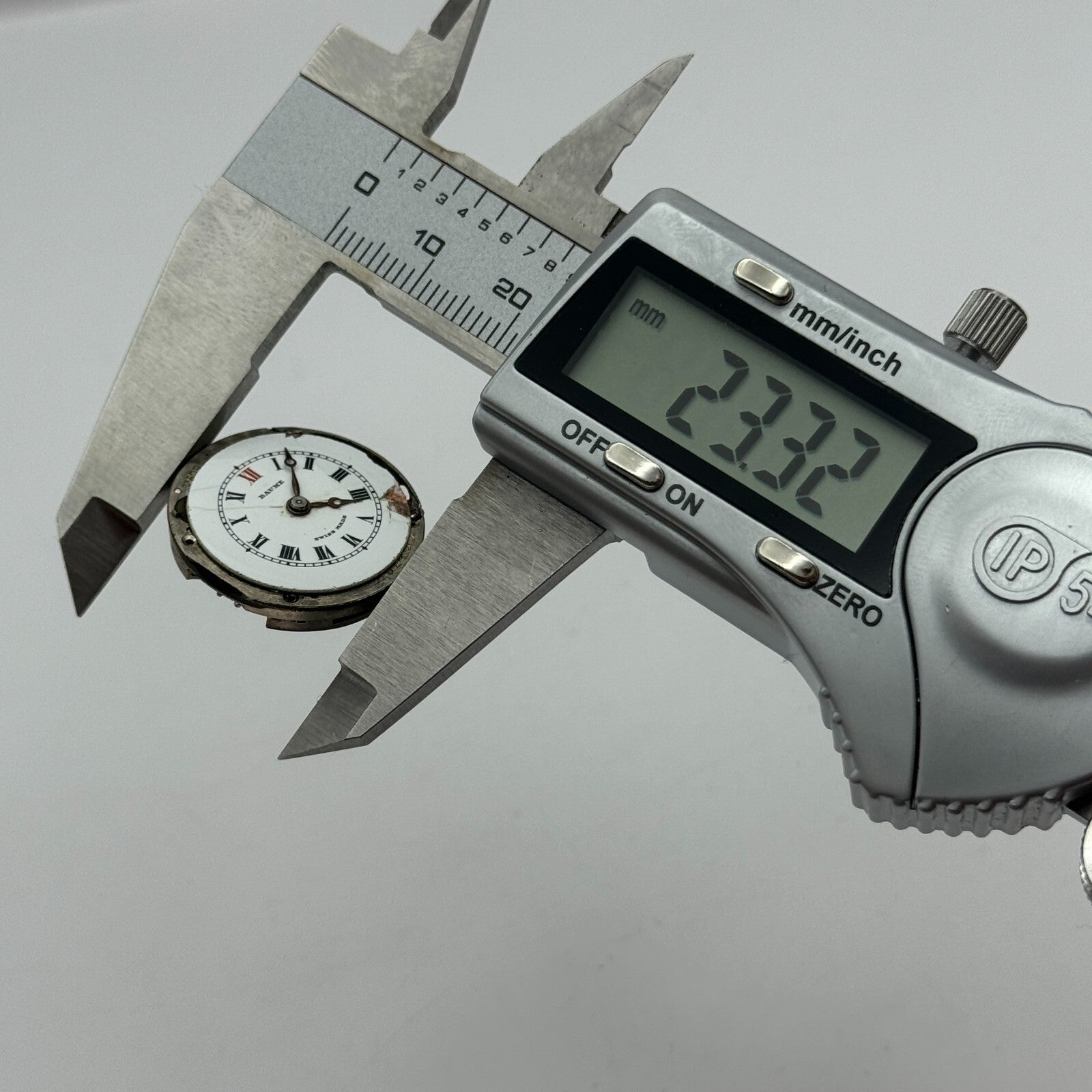 23.6mm Baume B & Co 15 Jewels Trench Watch Movement Manual Wind Swiss PARTS