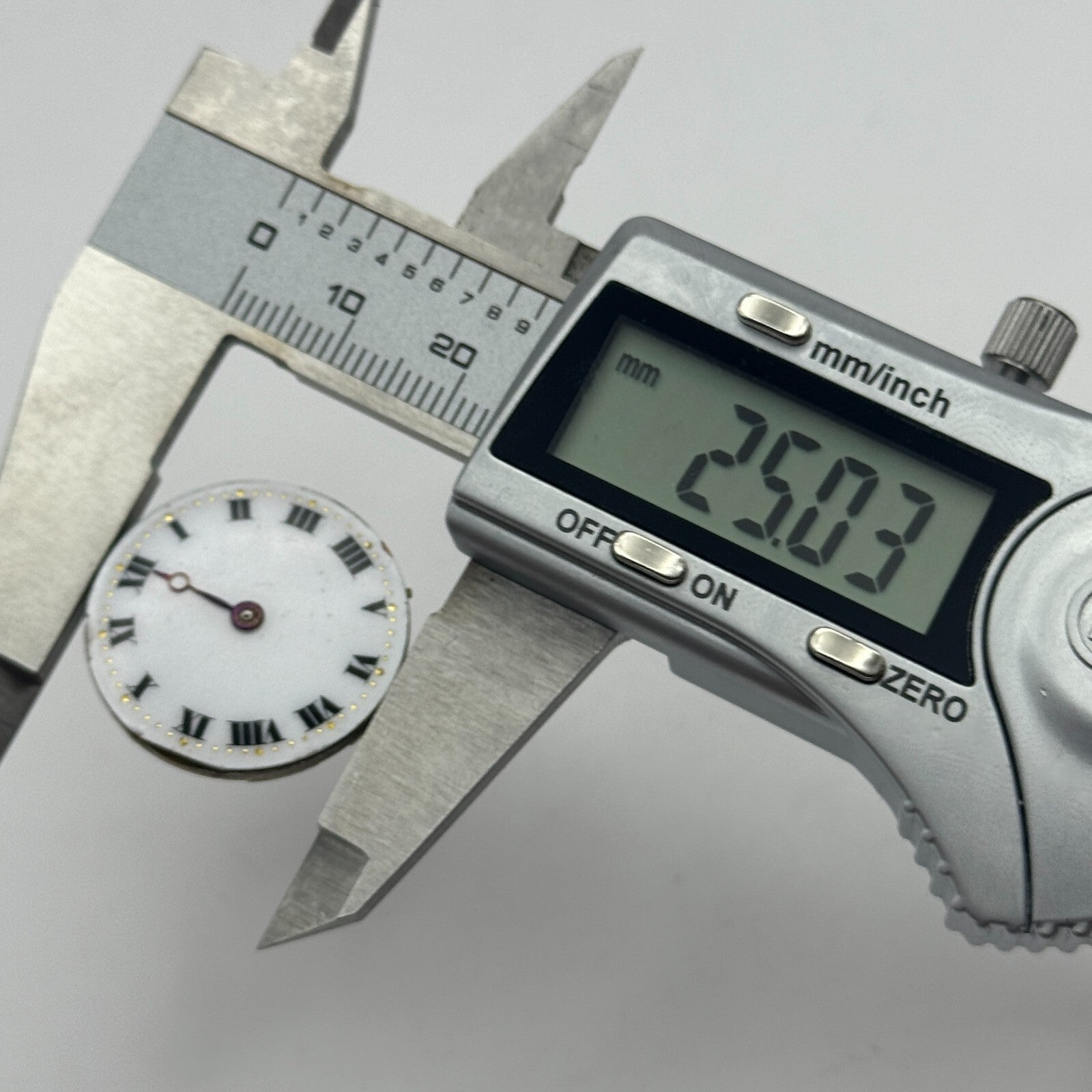 25mm Unidentified Roman Numerals Trench Watch Movement Manual Wind PARTS SPARES