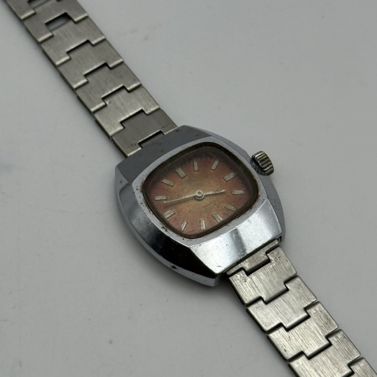 27mm Vintage Cliper 17 Rubis Incabloc Manual Wind Swiss Watch For PARTS REPAIR