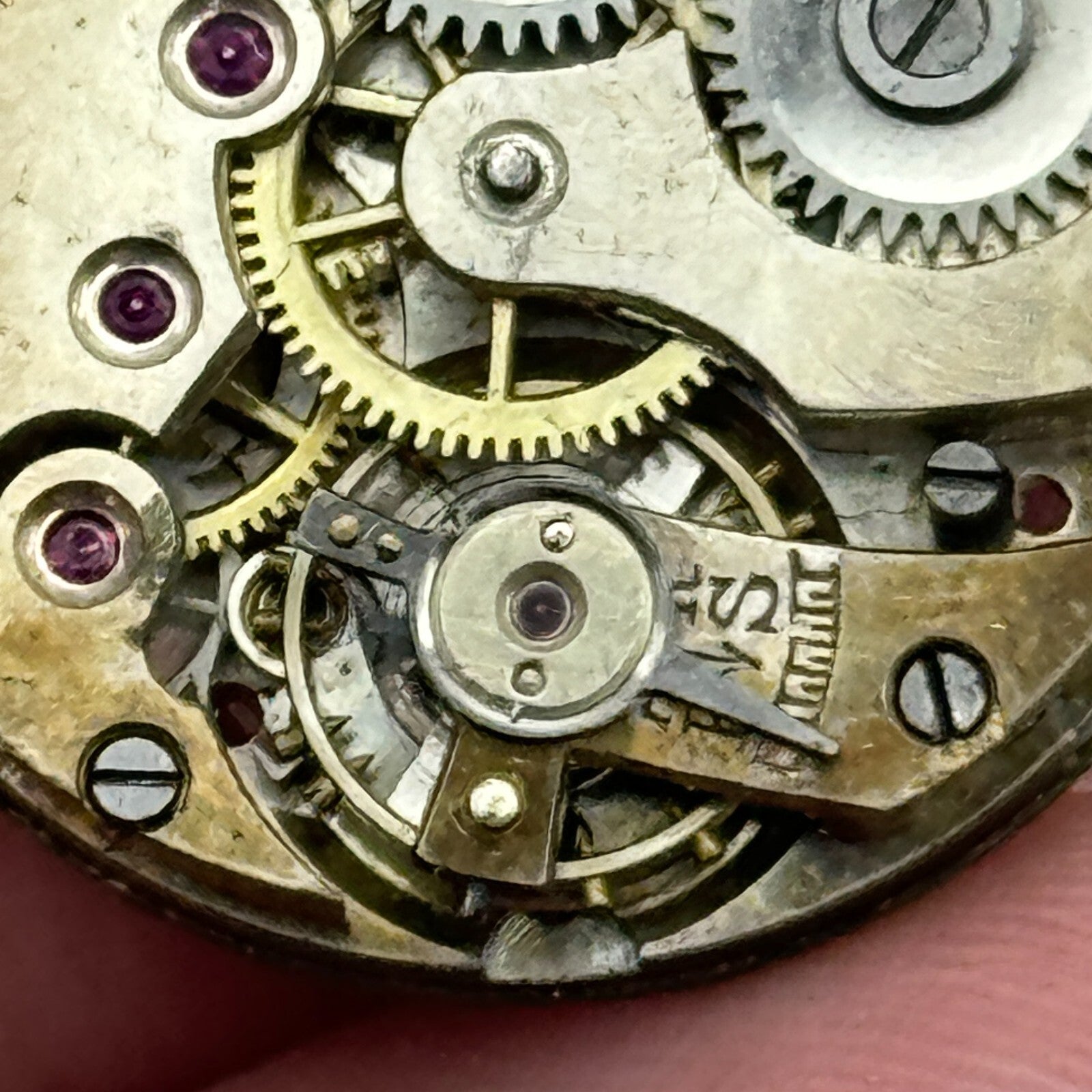 23.6mm Unidentified 15 Jewels Swiss Vintage Manual Wind Watch Movement PARTS