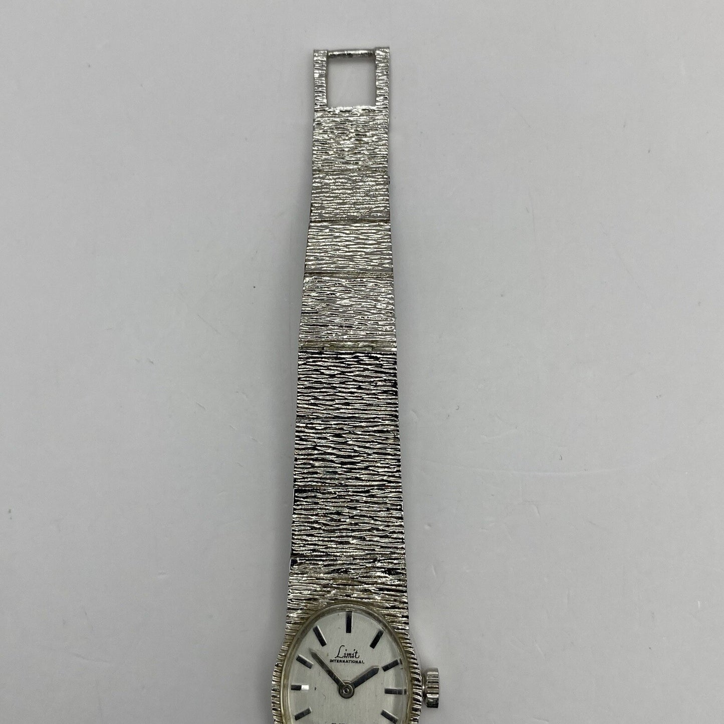 17mm RUNS BUT STOPS Vintage Limit Beautiful Ladies Silver Tone Bark Affect Watch