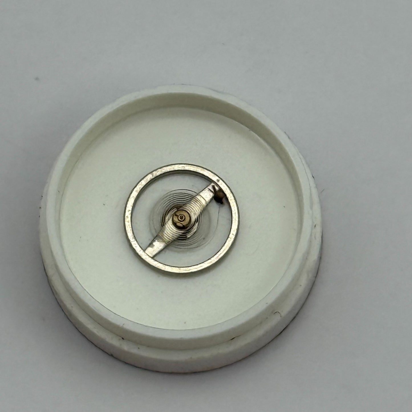 Cris 440 Balance Wheel Complete And Spring  6¾’’’ 974 M Watch Movement Parts NOS