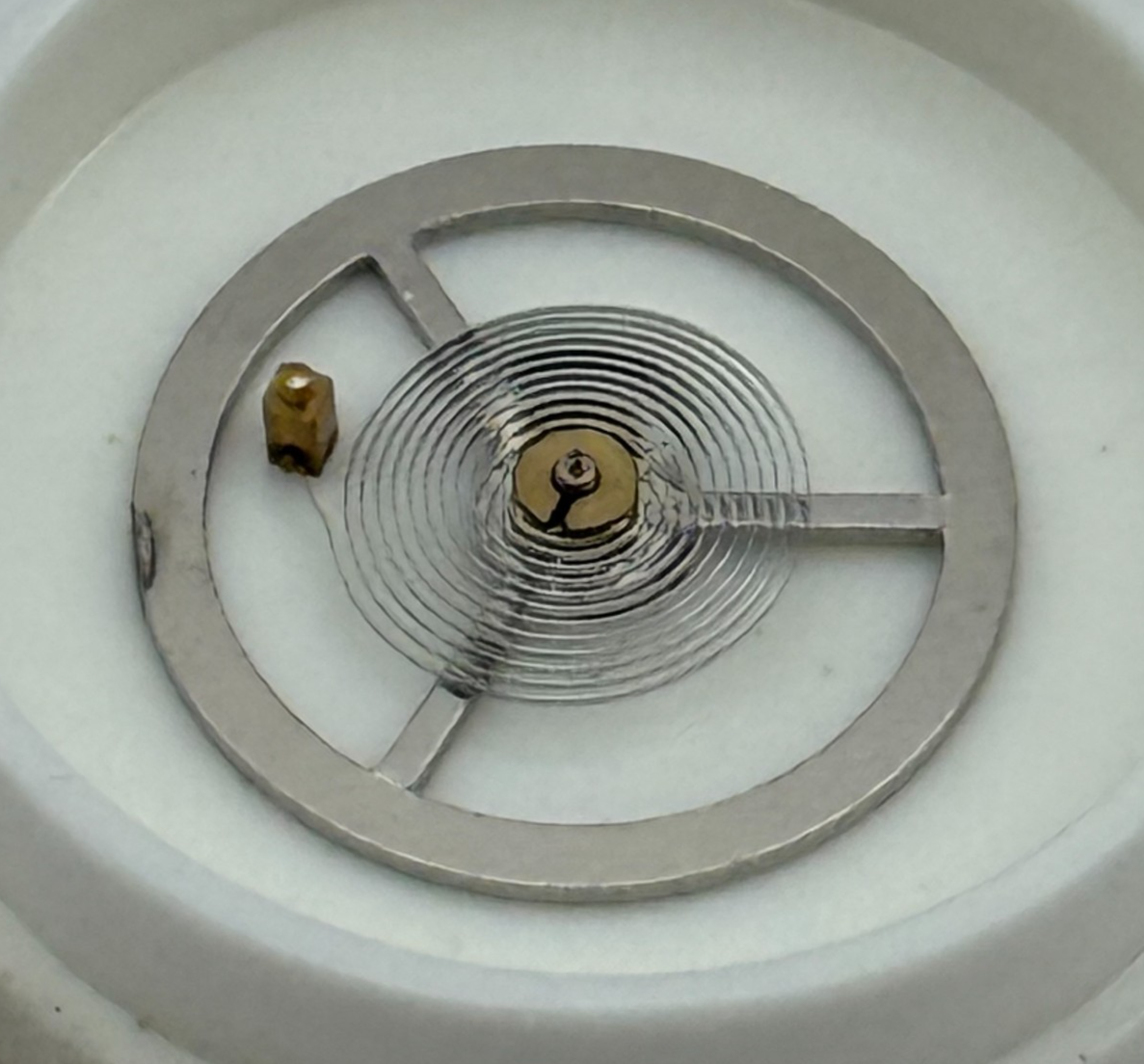 Brac 500 Balance Wheel Complete And Spring a dgt 1636 Watch Movement Parts NOS