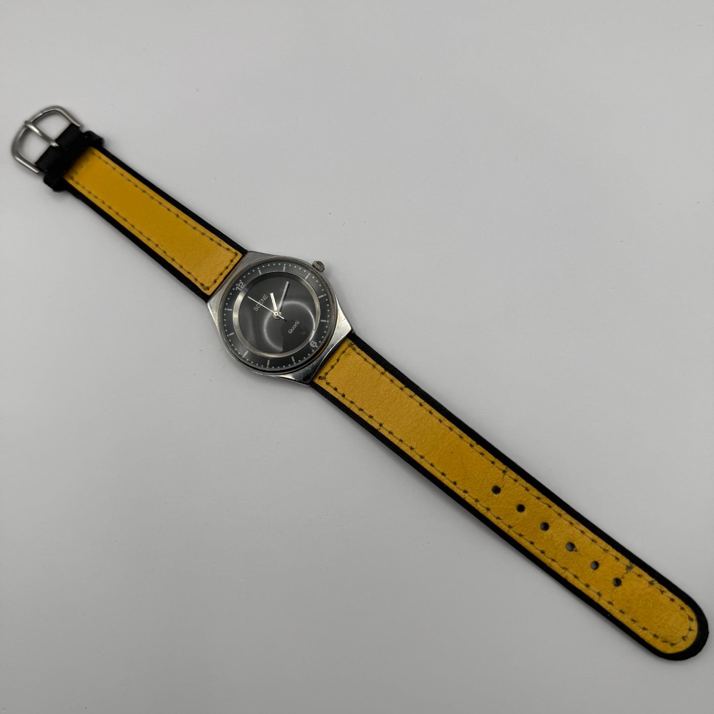Scene Ladies Quartz Watch Black Dial Yellow Leather Strap Working 32mm