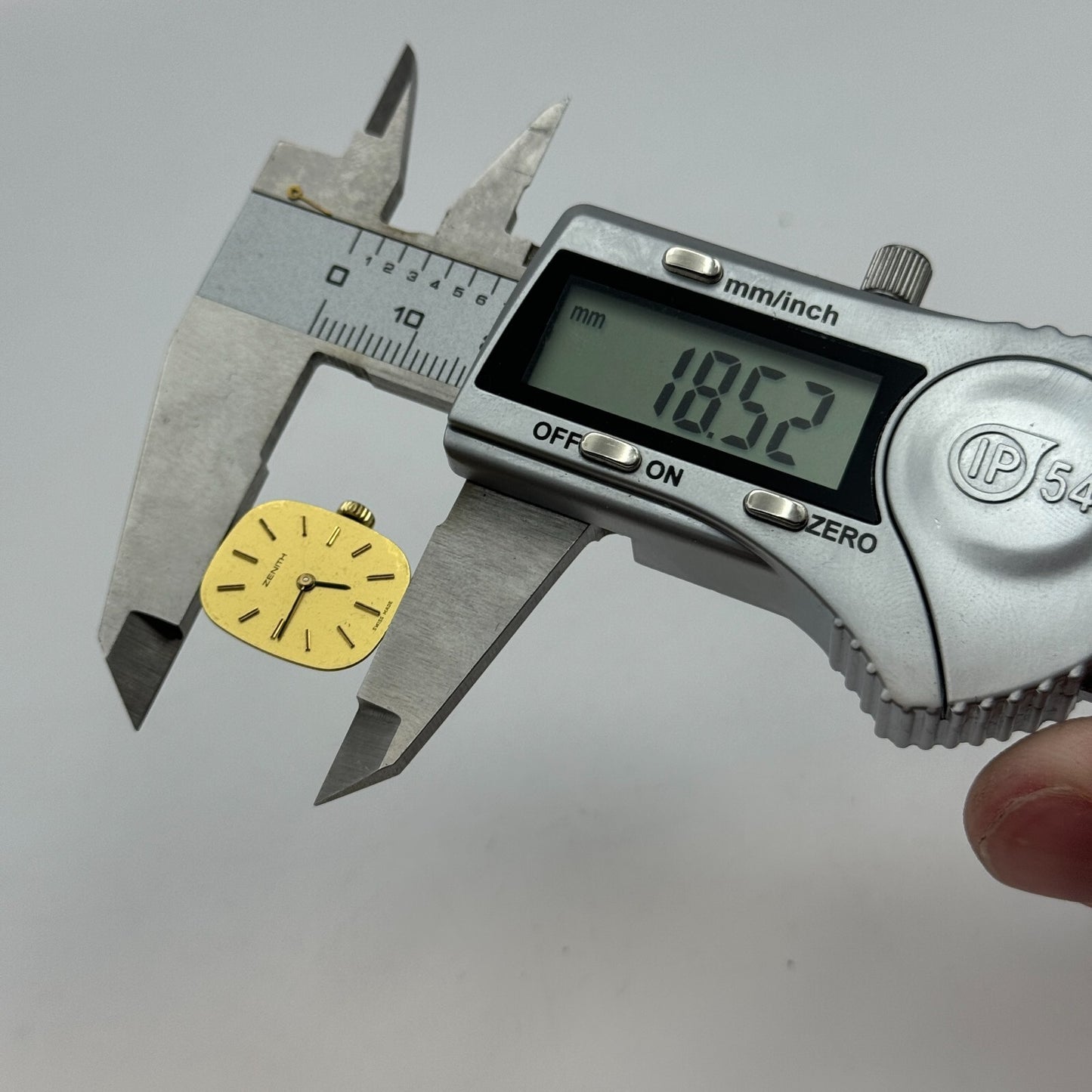 12.9mm Ladies Zenith Cal 16.5 Manual Wind Watch Movement Swiss Vintage PARTS