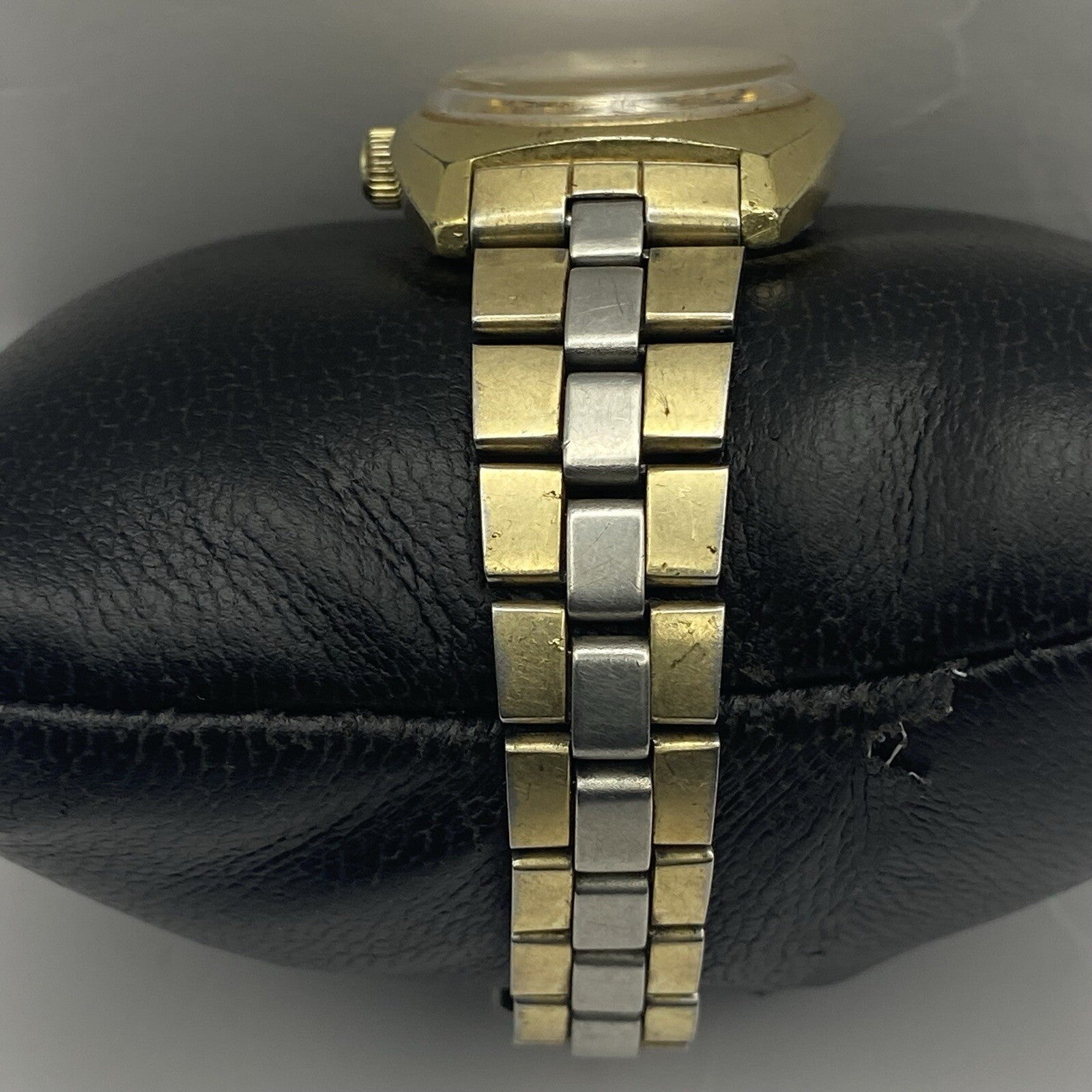 25mm RUNNING TO REPAIR Vintage Seiko Hi Beat 2205 - 0221 Ladies Watch 2205A