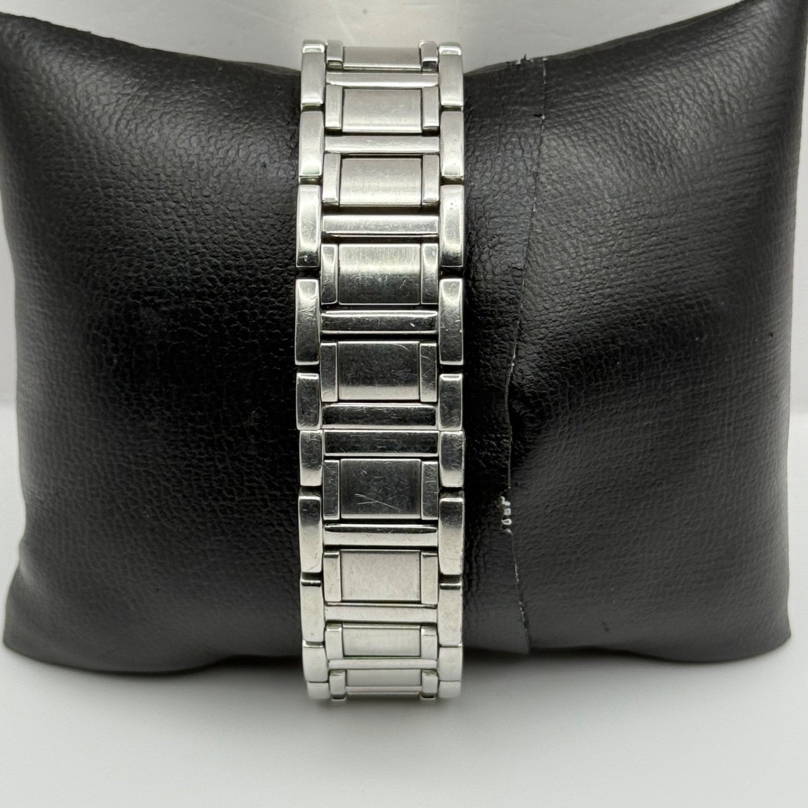 Bulova Swiss Chronograph Watch Quartz Date Dial 29mm C837317 Bracelet Ladies