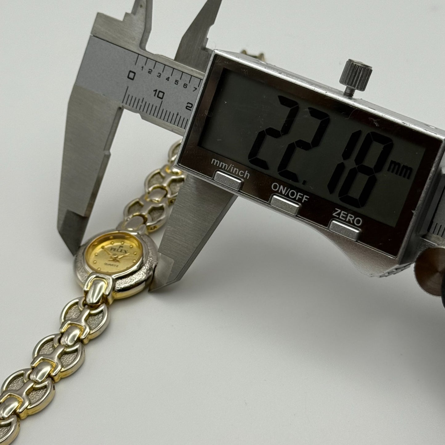 22mm Working Ladies Pelex Swiss 18k Gold Electroplated Quartz Watch 5.75 Inches