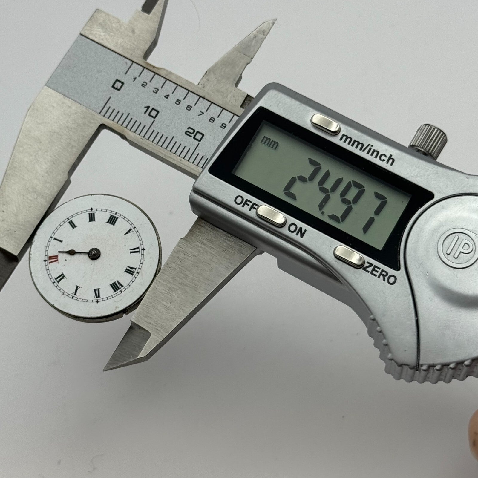 25mm Unidentified Balance Ok Quality Trench Watch Movement Manual Wind PARTS