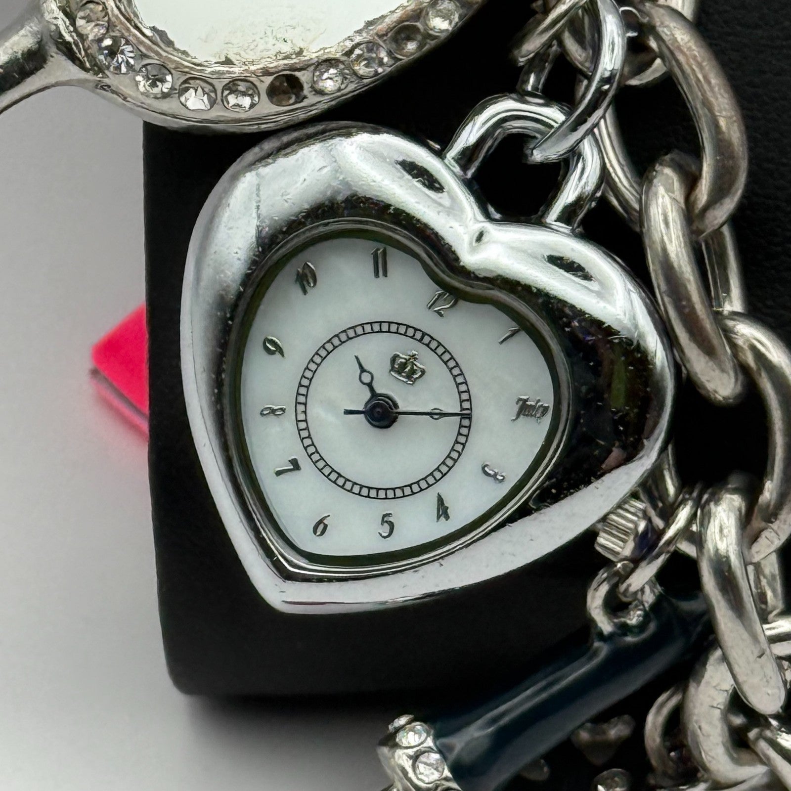 Ladies Quartz Watch Heart Dial Silver Tone Bracelet Stylish Charms Working 28mm