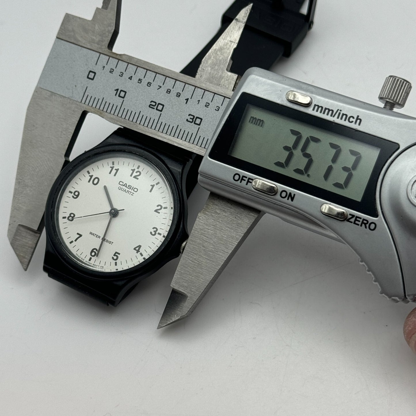 35mm Working Casio MQ-24 1330 Quartz Rubber Strap Watch New Battery 9 Inches