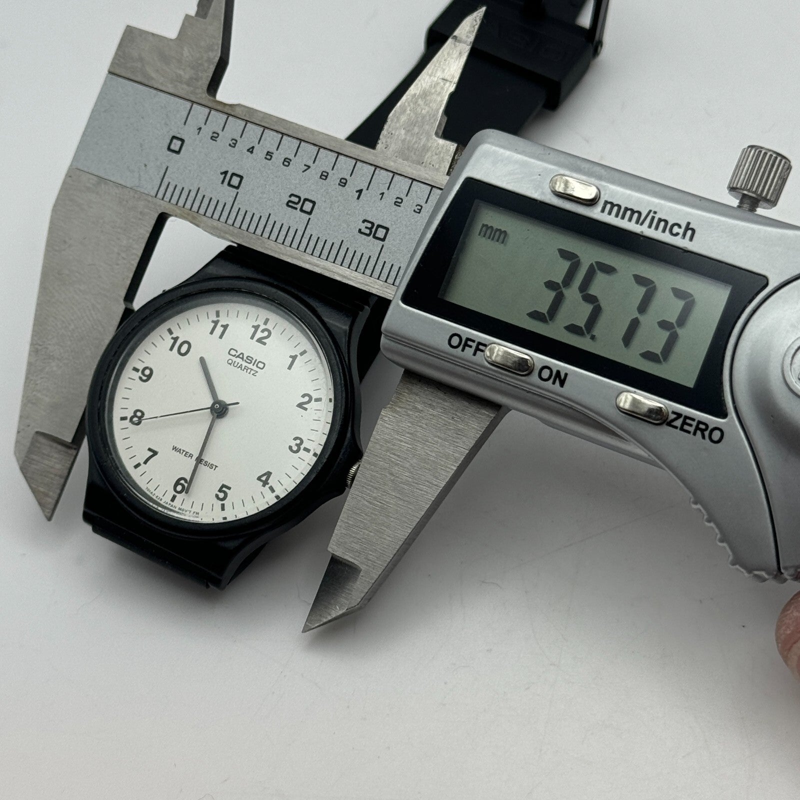 35mm Working Casio MQ-24 1330 Quartz Rubber Strap Watch New Battery 9 Inches
