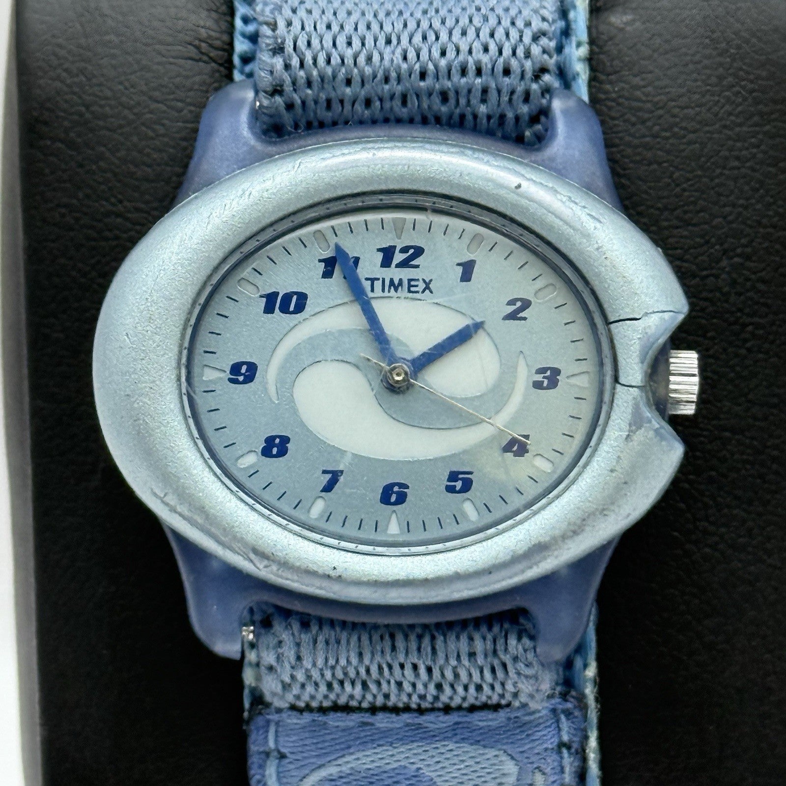 29mm Working Vintage Ladies Timex CR 1216 Blue Dial Strap Quartz Watch