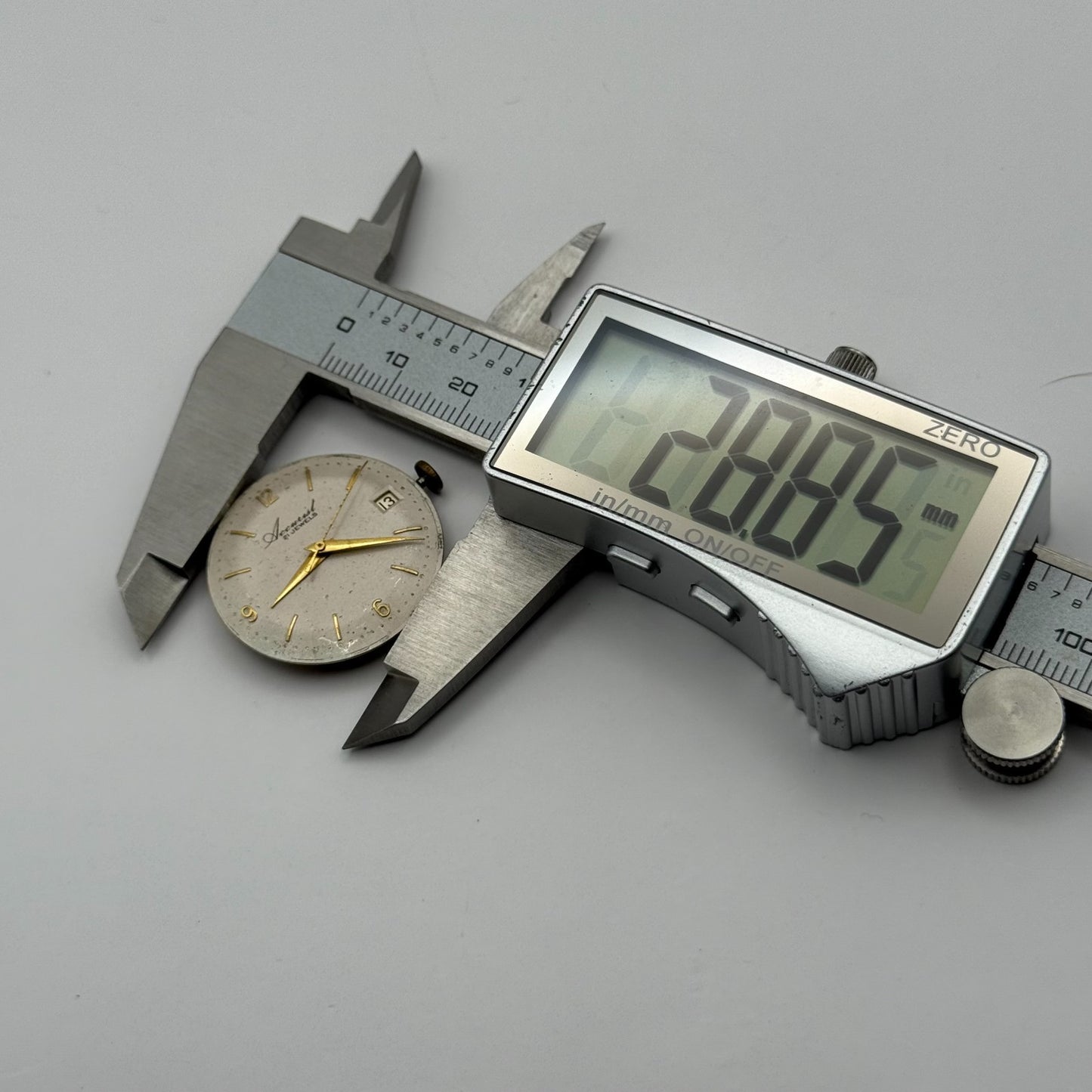 ETA 2409 Watch Movement Running Accurist Date Manual Wind Vintage Parts 25.8mm