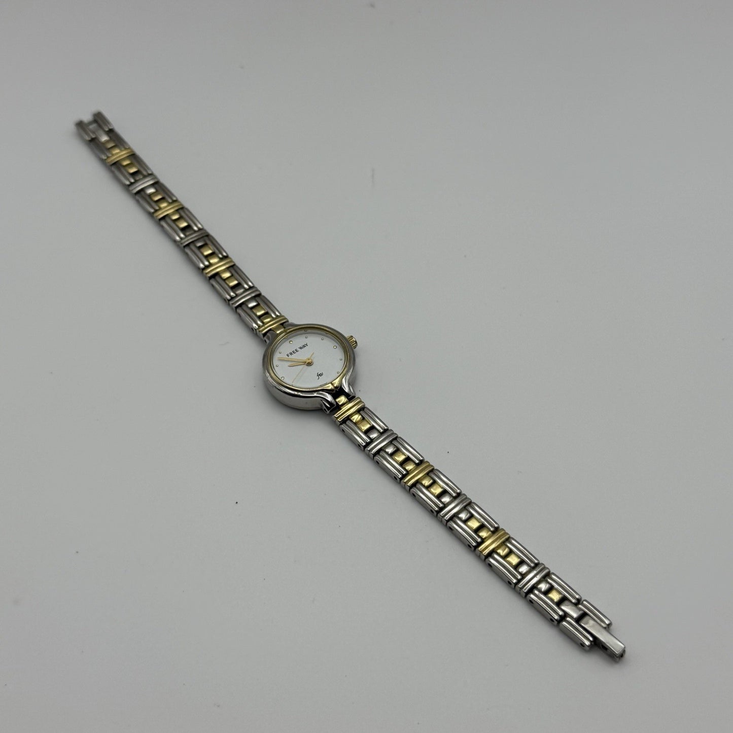 22mm Working Vintage Ladies Citizen Freeway Two Tone Quartz Watch DAMAGED CLASP