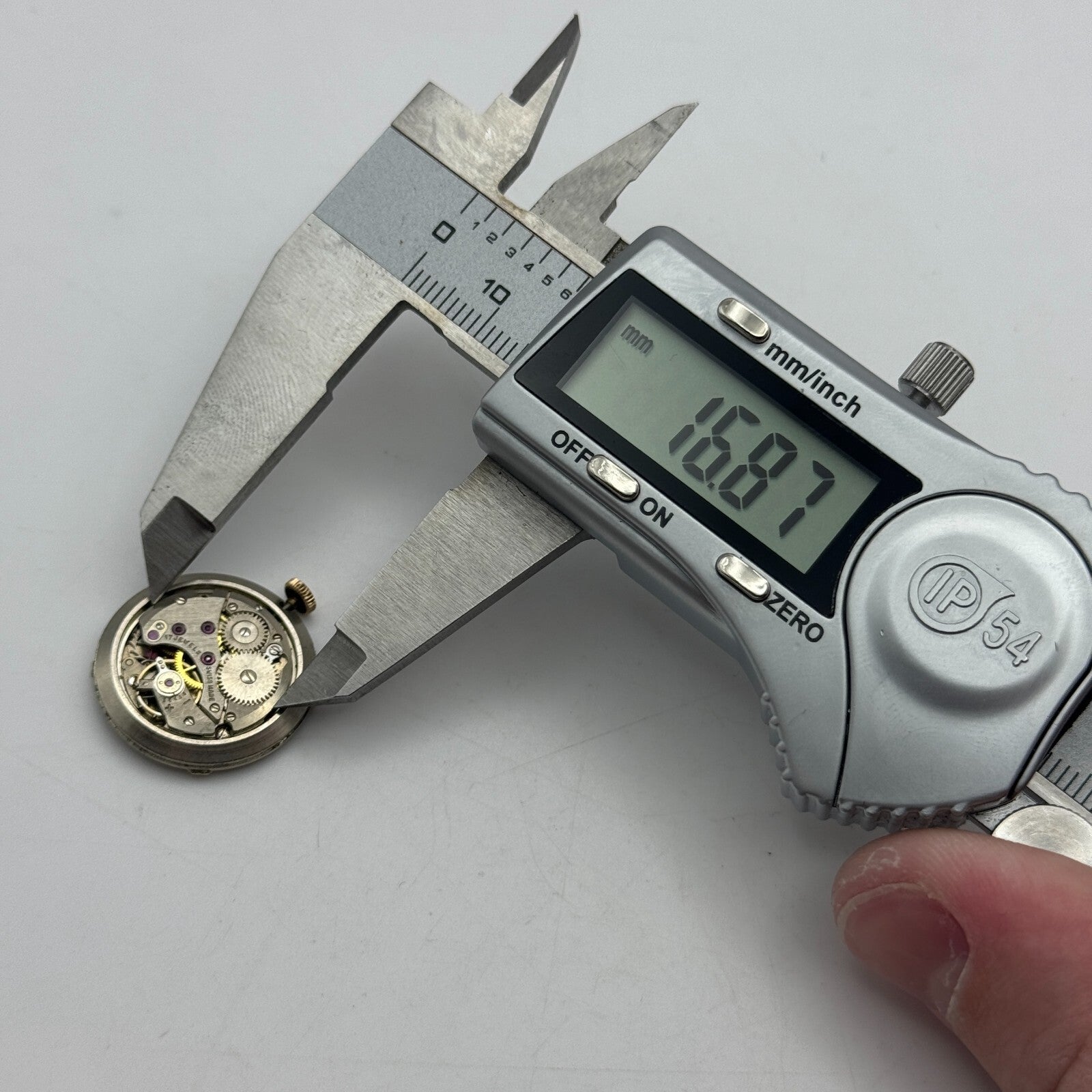 22.5mm Ladies Curtis Felsa F 4022 Manual Wind Watch Movement Swiss Vintage PARTS