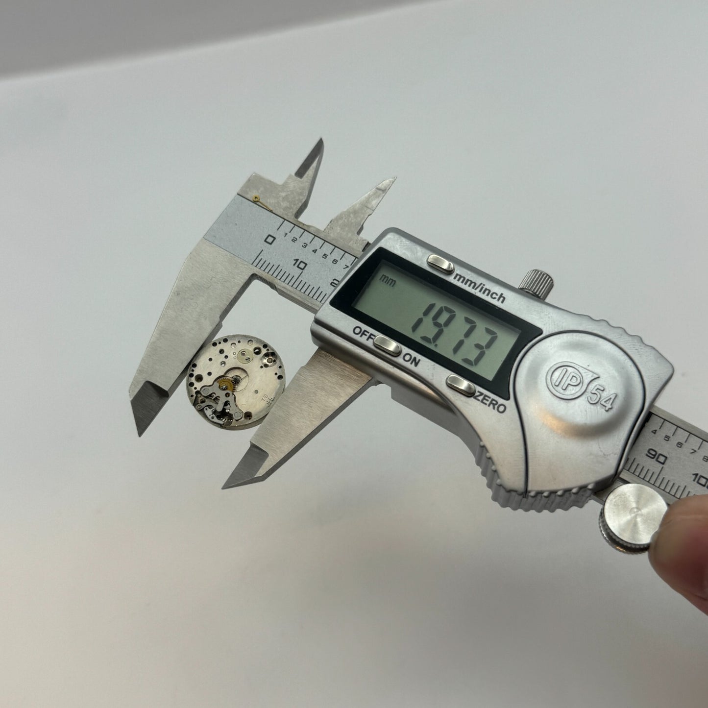 19.7mm FHF 61 Balance Ok Manual Wind Watch Movement Swiss Vintage PARTS SPARES