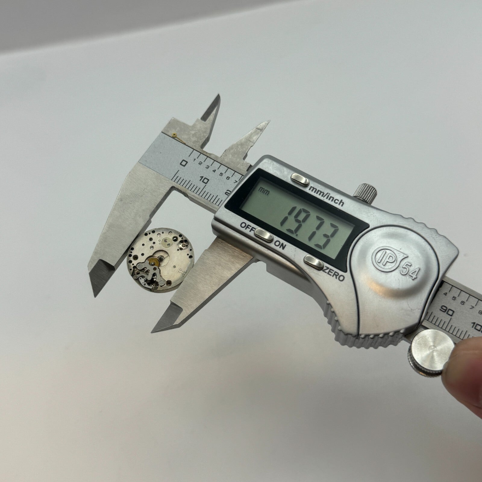 19.7mm FHF 61 Balance Ok Manual Wind Watch Movement Swiss Vintage PARTS SPARES