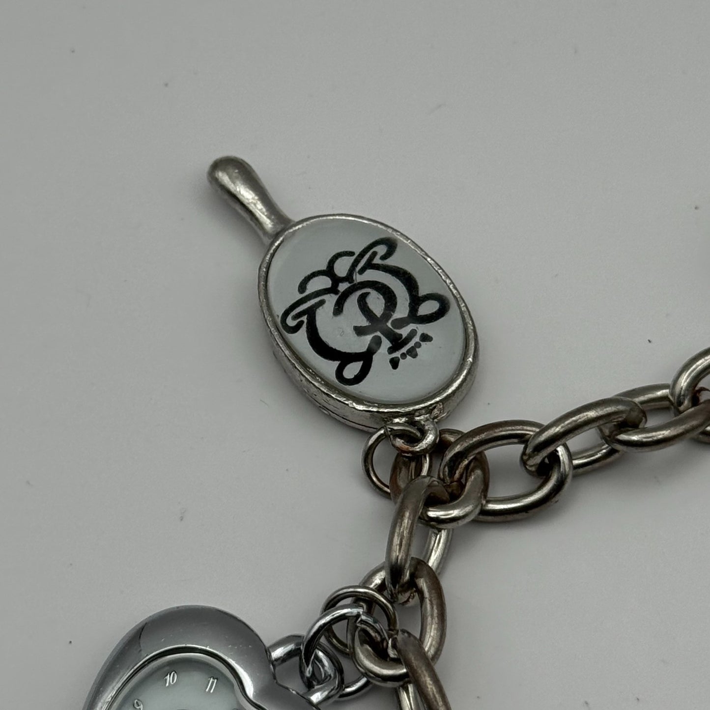 Ladies Quartz Watch Heart Dial Silver Tone Bracelet Stylish Charms Working 28mm