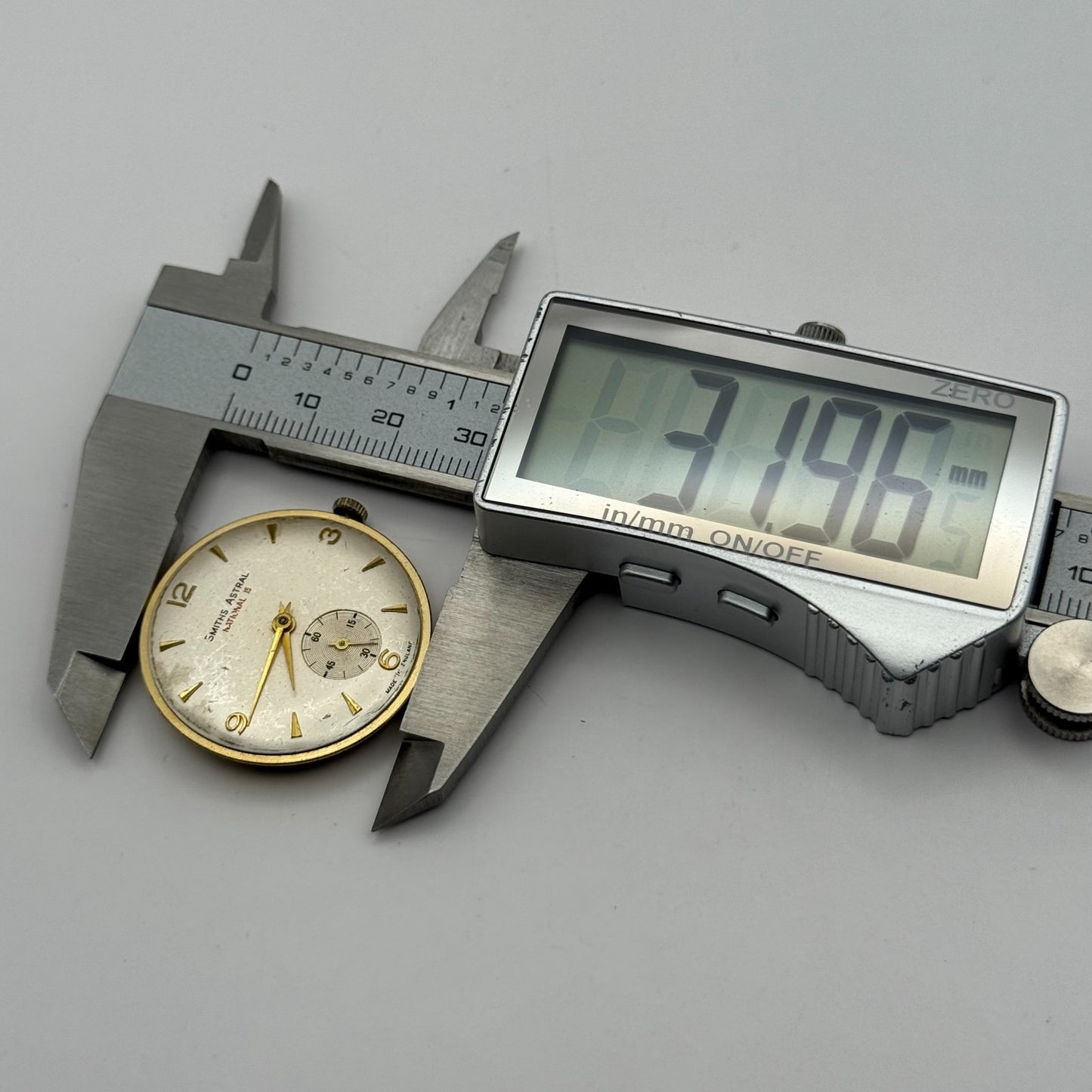 Smiths Astral National 15 60461E Watch Movement Manual Wind Vintage Parts 31.9mm