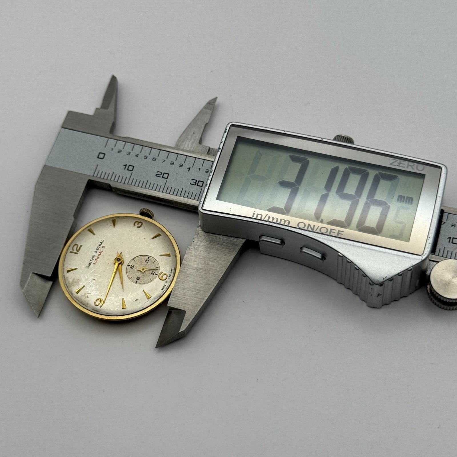 Smiths Astral National 15 60461E Watch Movement Manual Wind Vintage Parts 31.9mm