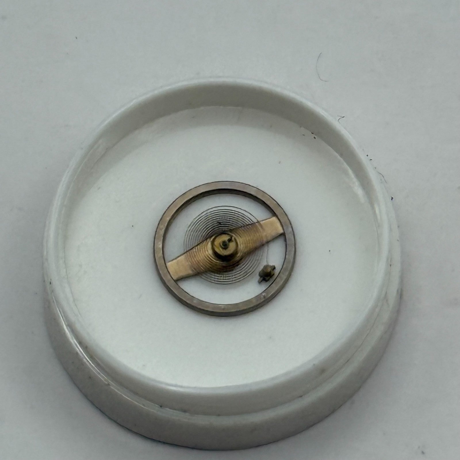 BRAC 2021 Balance Wheel Complete And Spring 5¼’’’ 69 M Watch Movement Parts NOS