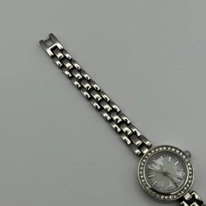 Avon Ladies Quartz Watch Mother of Pearl Dial Silver Tone Bracelet Working 21mm
