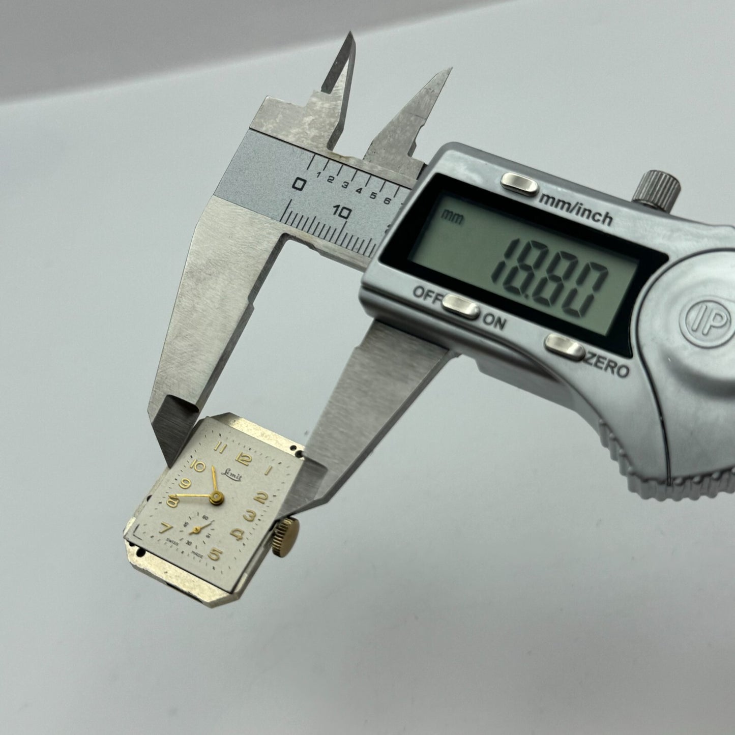 20.6mm Running Limit Revue 54 High Grade Tank Watch Movement Manual Wind PARTS