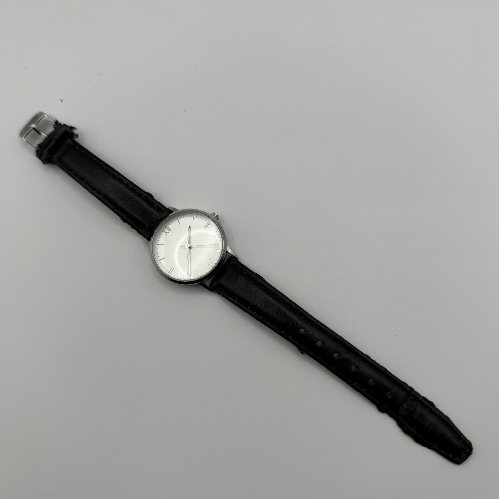 Lowrys Arm Ladies Quartz Watch White Dial Black Strap Japan Working 28mm
