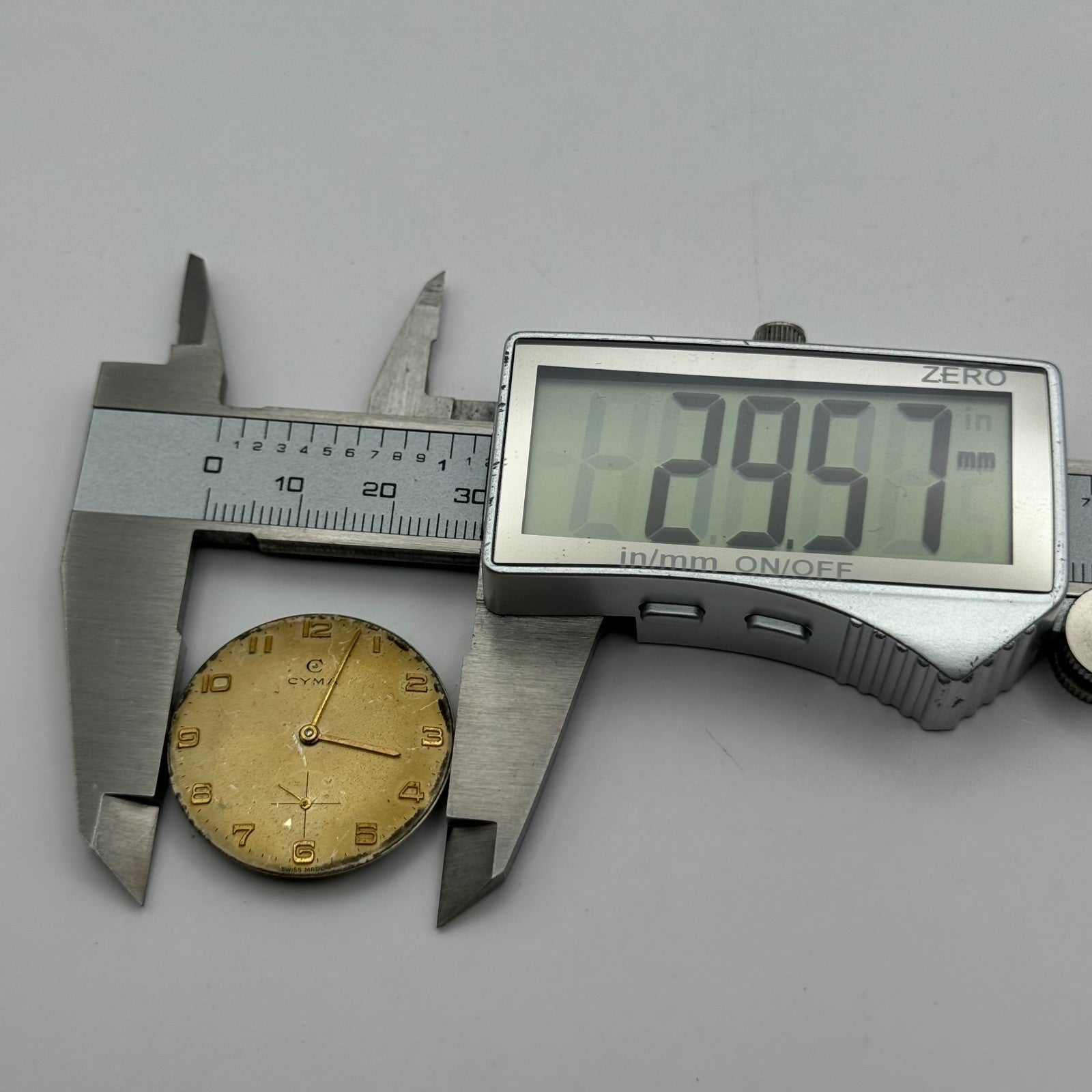 Cyma R. 484 Watch Movement Manual Wind Vintage Swiss 17 Jewels Parts 28.2mm