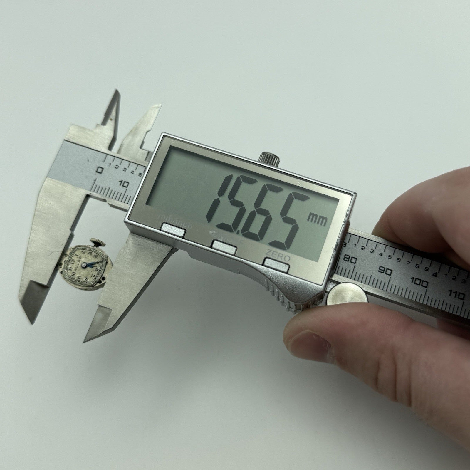 13.1mm Vintage Ladies Bulova 5AB Manual Wind Swiss Watch Movement PARTS REPAIR