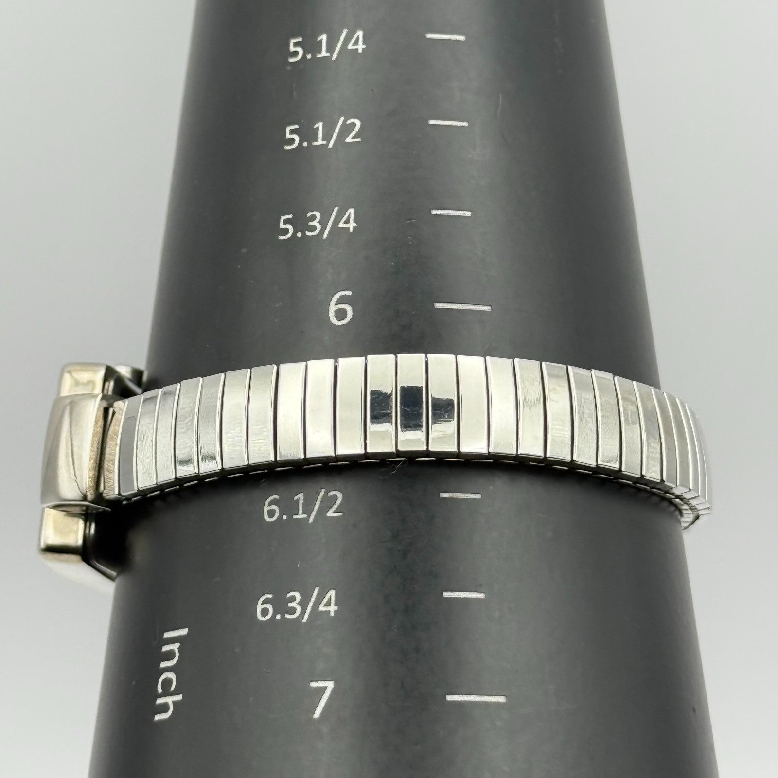 A Ladies Quartz Watch Rectangular Dial Silver Tone Stretch Band Working 19mm