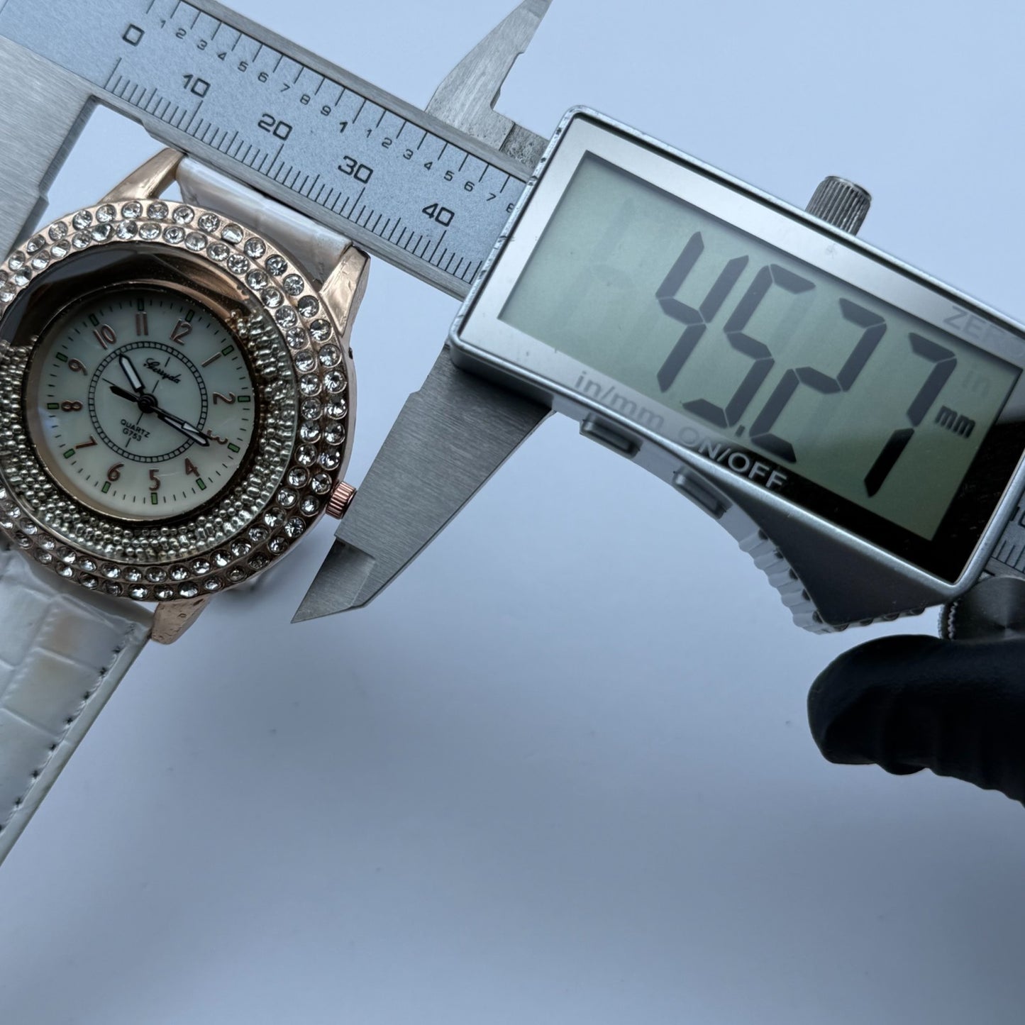 Gerryda Ladies Quartz Watch Rose Gold Crystal Accents White Strap Working 43mm