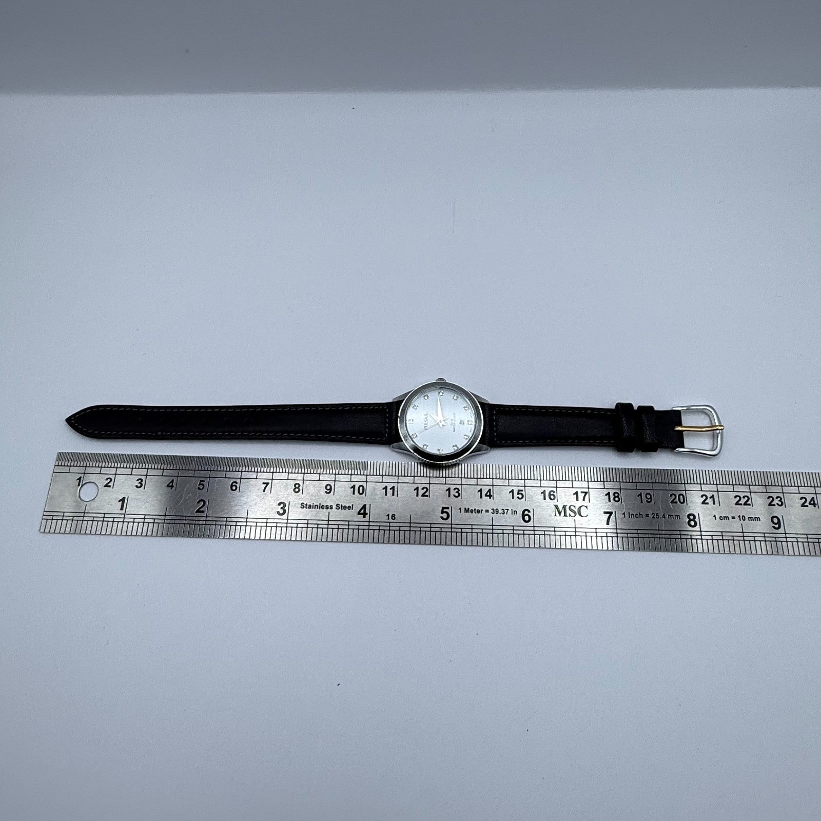 Pulsar Ladies Quartz Watch Date Dial Diamond Markers Leather Strap Working 27mm