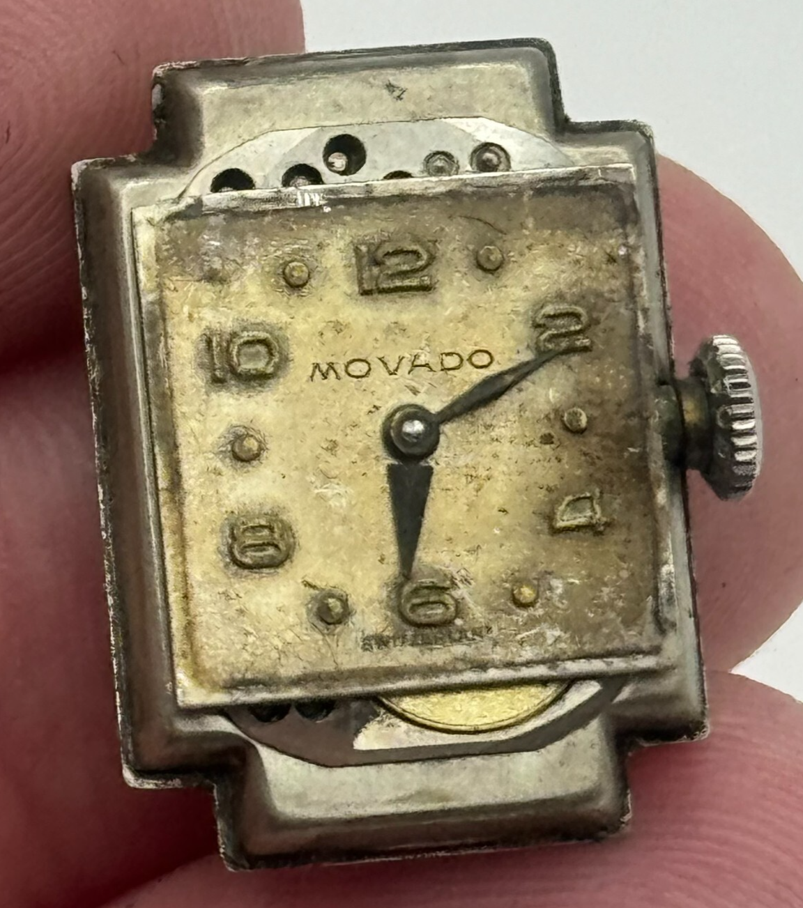 13.1mm Movado Ladies 575 Manual Wind Swiss Watch Movement Vintage RUNS FOR PARTS