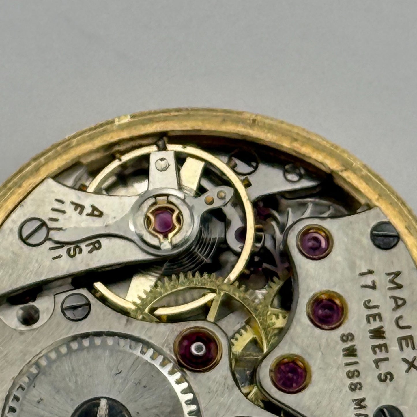 Majex Buren 370 Watch Movement Manual Wind Vintage Swiss 17 Jewels Parts 25.9mm